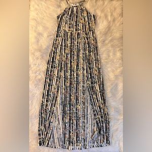 Candie’s black and white floral maxi dress size: L